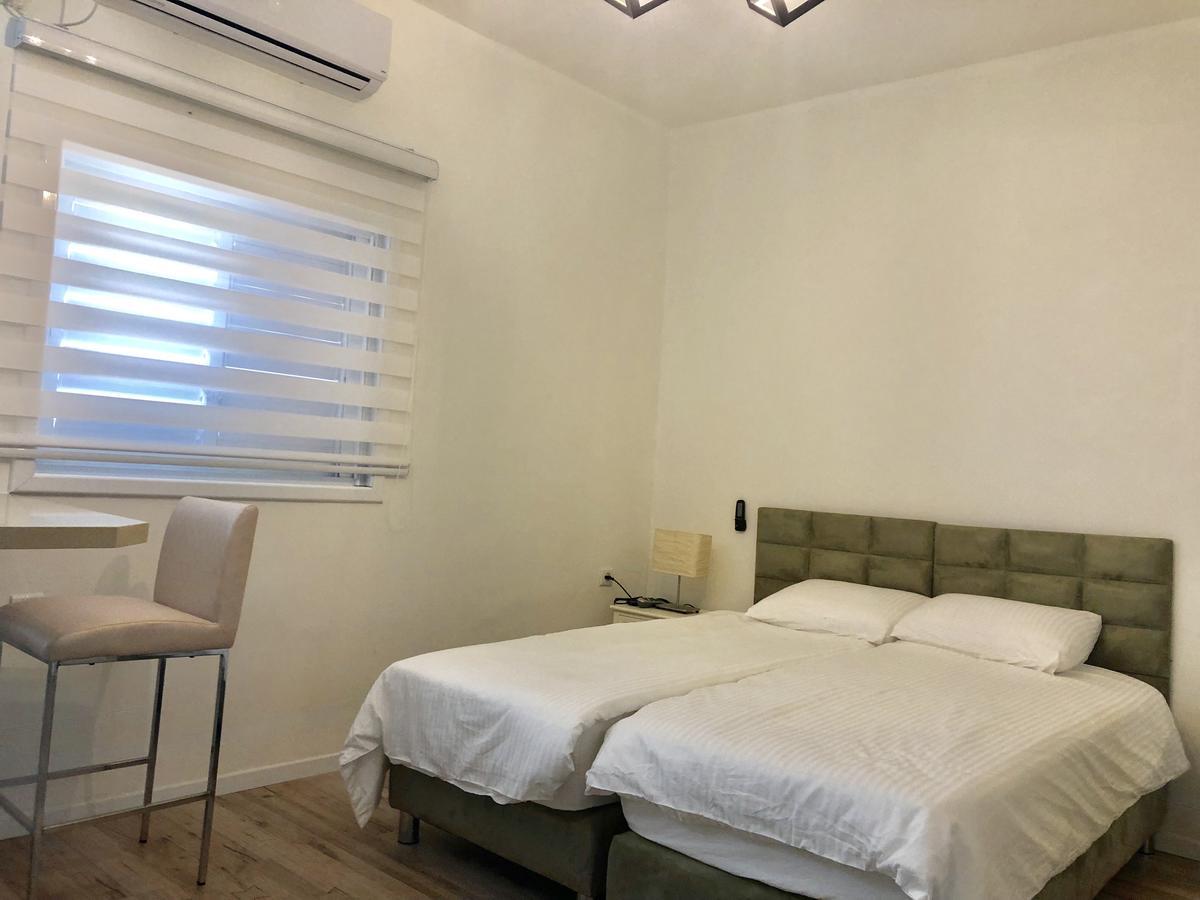 Studio Apartment In Bat-Yam بات يام المظهر الخارجي الصورة