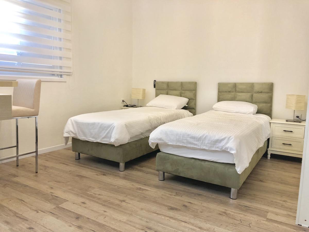 Studio Apartment In Bat-Yam بات يام المظهر الخارجي الصورة