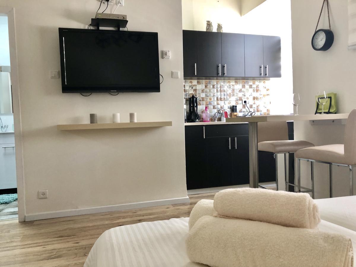 Studio Apartment In Bat-Yam بات يام المظهر الخارجي الصورة