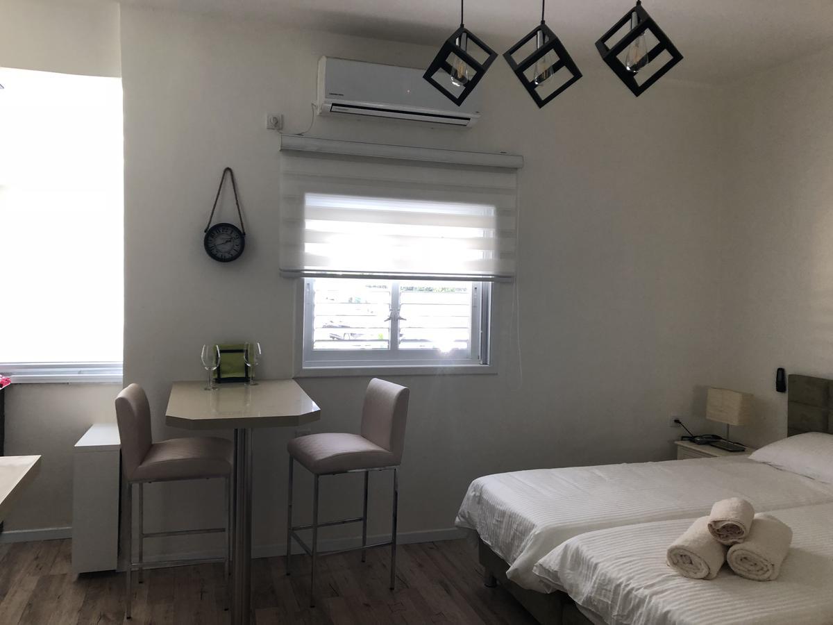 Studio Apartment In Bat-Yam بات يام المظهر الخارجي الصورة