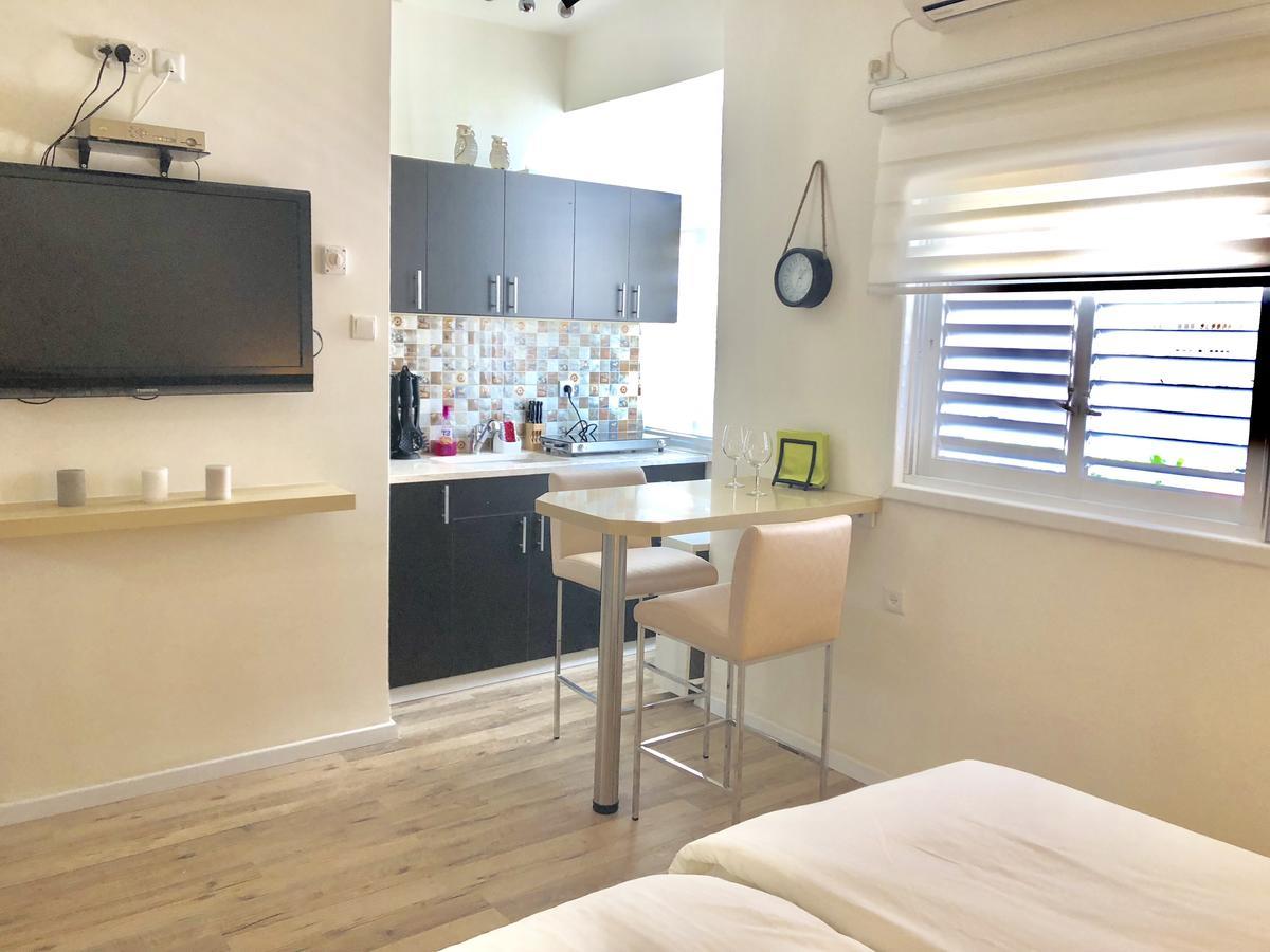 Studio Apartment In Bat-Yam بات يام المظهر الخارجي الصورة