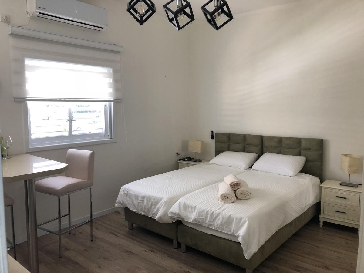 Studio Apartment In Bat-Yam بات يام المظهر الخارجي الصورة